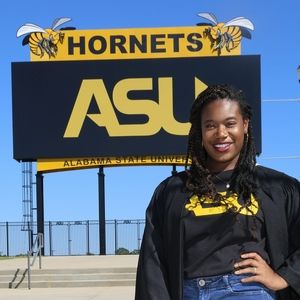 Meet your Posher, Lauryn